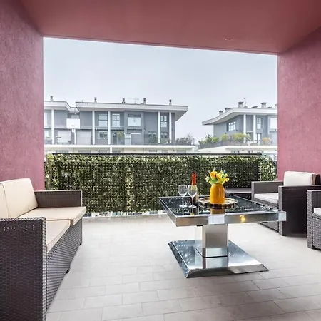 10 Minuti Dal Duomo Amplio -grosso Terrazzo - Vicino Metro Appartement *