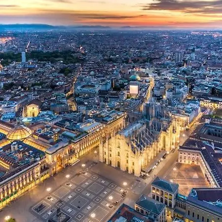10 Minuti Dal Duomo Amplio -grosso Terrazzo - Vicino Metro * Milaan