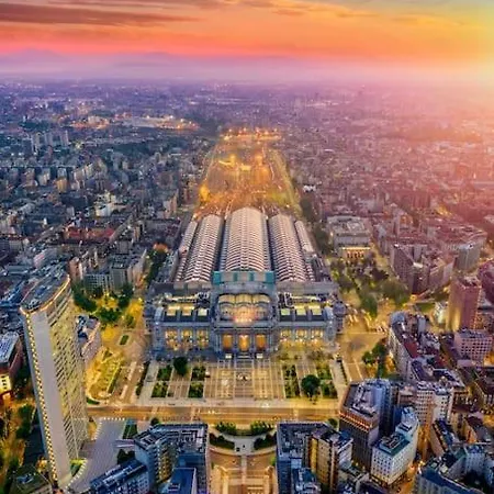 10 Minuti Dal Duomo Amplio -grosso Terrazzo - Vicino Metro Milaan