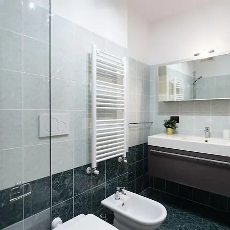 Appartement 10 Minuti Dal Duomo Amplio -grosso Terrazzo - Vicino Metro