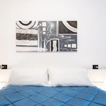 10 Minuti Dal Duomo Amplio -grosso Terrazzo - Vicino Metro Appartement Milaan