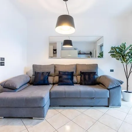 Appartement 10 Minuti Dal Duomo Amplio -grosso Terrazzo - Vicino Metro *