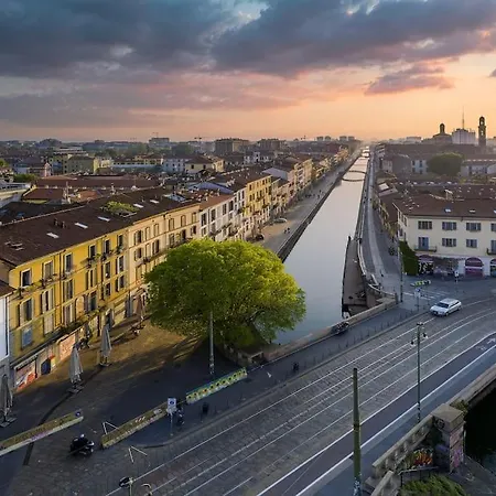 10 Minuti Dal Duomo Amplio -grosso Terrazzo - Vicino Metro Appartement *