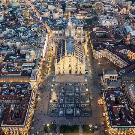 10 Minuti Dal Duomo Amplio -grosso Terrazzo - Vicino Metro *