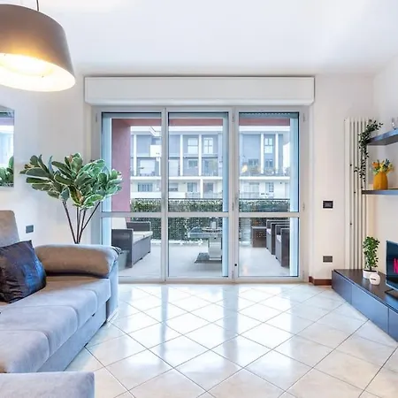 10 Minuti Dal Duomo Amplio -grosso Terrazzo - Vicino Metro Appartement