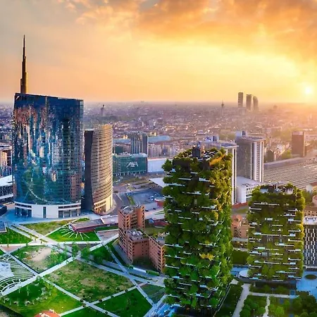 Appartement 10 Minuti Dal Duomo Amplio -grosso Terrazzo - Vicino Metro Milaan